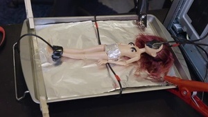 stary dziadek zerżnął rudą suczkę