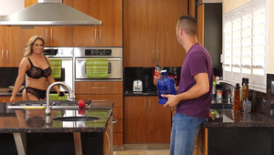 młoda wygląda na niewinną ale lubi się ruchać