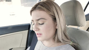 zadowolił jej idealnie gładką picz