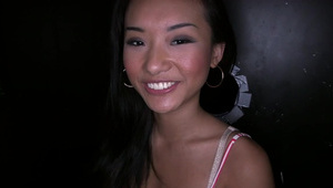 rudy byk nadziewa faceta