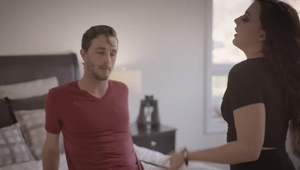 brunetka w zielonej sukience ma ochotę na seks