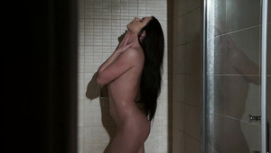 młoda okularnica ma parcie na szkło