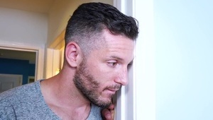 wytatuowana czekoladka sprawia sobie przyjemność