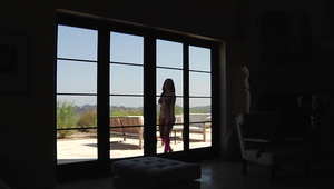 ściska swe cyce podczas dymania hd