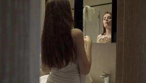 kudłata szpara blond plażowiczki