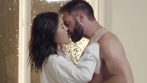 niunia lubi pieprzyć się ze starszymi