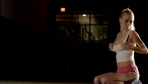 ładna laska possała grubego penisa