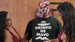 mega sterczące piersi doświadczonej mamusi