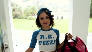 ostry sex z dojrzałą latynoską w łóżku