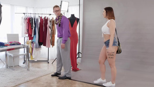 tancerka wyruchana na dwa baty