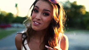 w hotelowym pokoju się bzykają