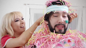 striptiz i ugniatanie cycuszków