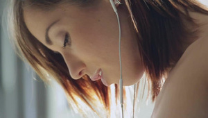 ciągną pały w środku słonecznego dnia