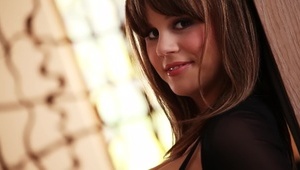 mama zadowala swoją zarośniętą dziurkę