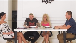 porządny wygrzmocili młodą suczkę w trójkącie