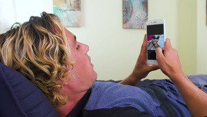 śliczna laska pchana na łożu