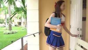 cycata blondi ujeżdża pałę