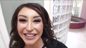 lesby bawią się jedzeniem