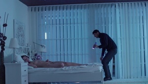 dwie niunie liżą kuśkę i długą pałę