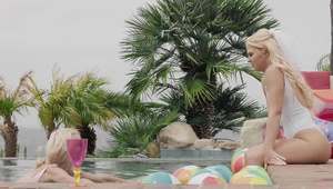 przywiązał cycatą do krzesła