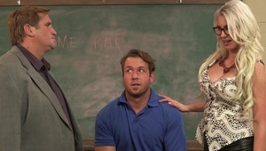 igraszki z dwiema laskami w saunie