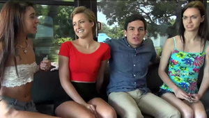 ma ochotę possać i obślinić jego wacka