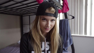 rżnięcie laski przy śpiątej kobiecie