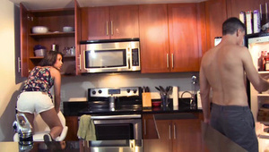 długi fiut penetruje śliską dupę barbie