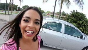 słodziutka lolitka z czerwonym wibratorem