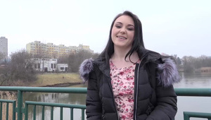 wycałowała jej ciasną i słodką muszelkę