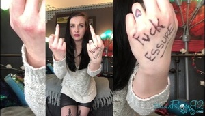 naturalna babka palcuje się w samotności