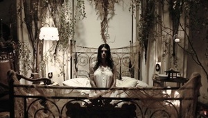 blondynka z kolegami