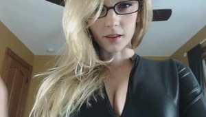 klepie ją po twarzy podczas seksu