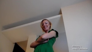 lesbijki i seks zabawka na pasku