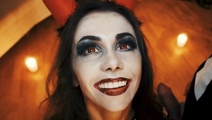 napalona amatorka liże wielkiego członka