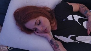 sex czarnulka ostro ujeżdża wielkiego chuja