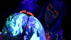 blond laseczka fajnie trzepie długiego penisa