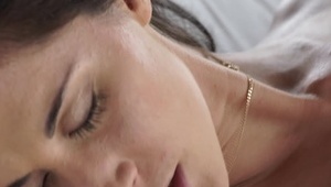 filmy erotyczne z dziewczyną z silikonowymi cyckami