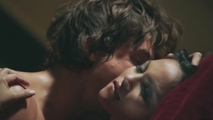 dama się masturbuje