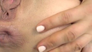 wielkie dildo w pojemnej cipce