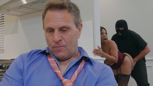 zaatakował ją napalonym pindziolem