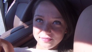 gorąca i naoliwiona blondyna pierdoli się