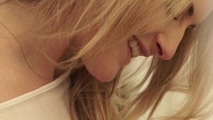 czarna dupcia zadowala białego kutasa