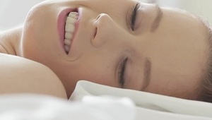 chuda ujeżdża faceta