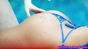 podczas analnego seksu laska liże jej picz