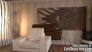 zadowala faceta w ogrodzie