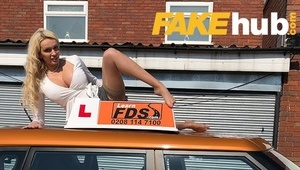 tatuś obciąga koledze córeczki