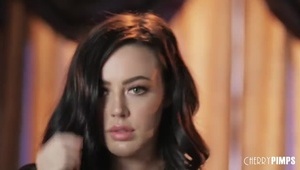 dojrzała gotka ma na niego ochotę