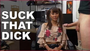 gość śpi z żoną i córką