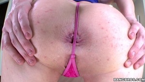 wydymał wyśmienitą czekoladkę na stojaka